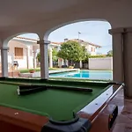 Mera House Pensión 4*