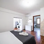 Pensión Mera House 4*