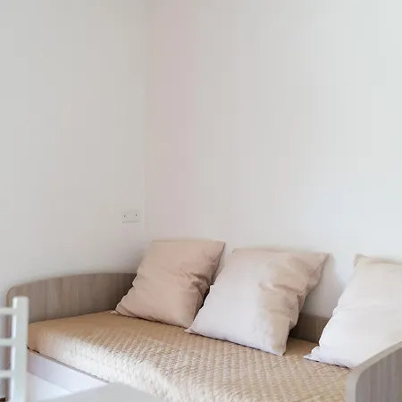 Penzion Mera House Posada (Sardinia)