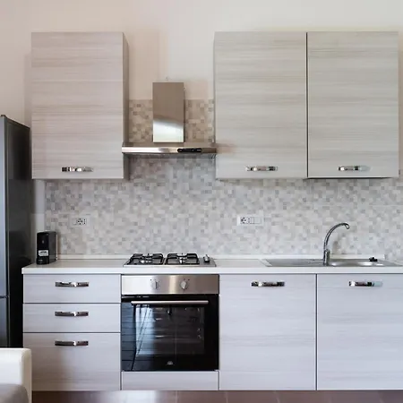 Mera House 4*