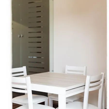 Guest house Mera House *