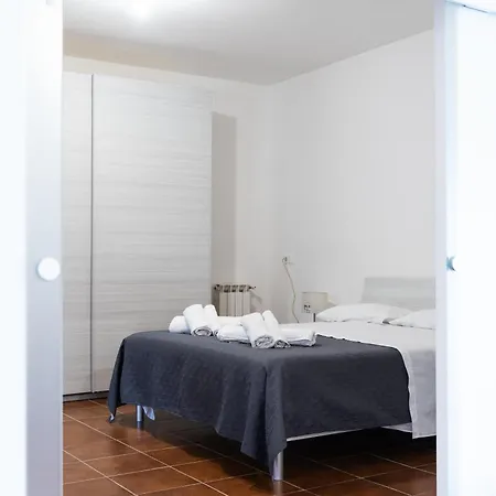 Mera House Πανσιόν