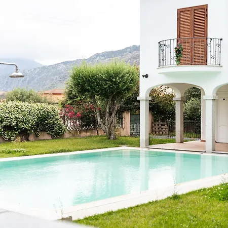 Mera House *