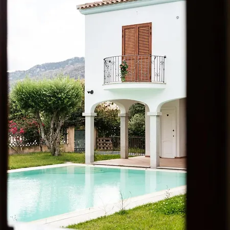 Mera House